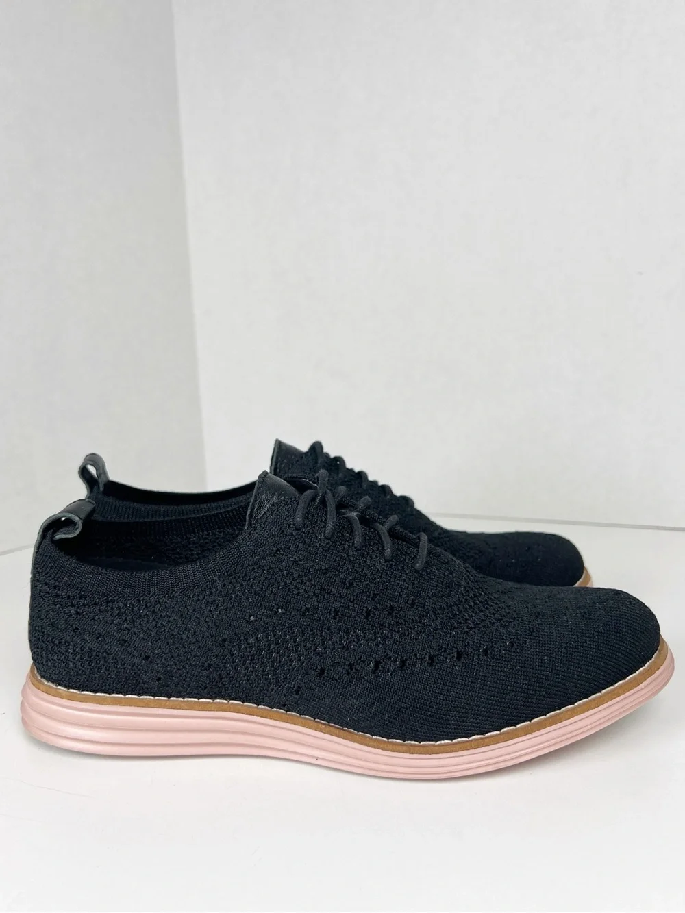 COLE HAAN Women’s Size 6B Black OriginalGrand Stitchlite Wingtip Oxford Loafer